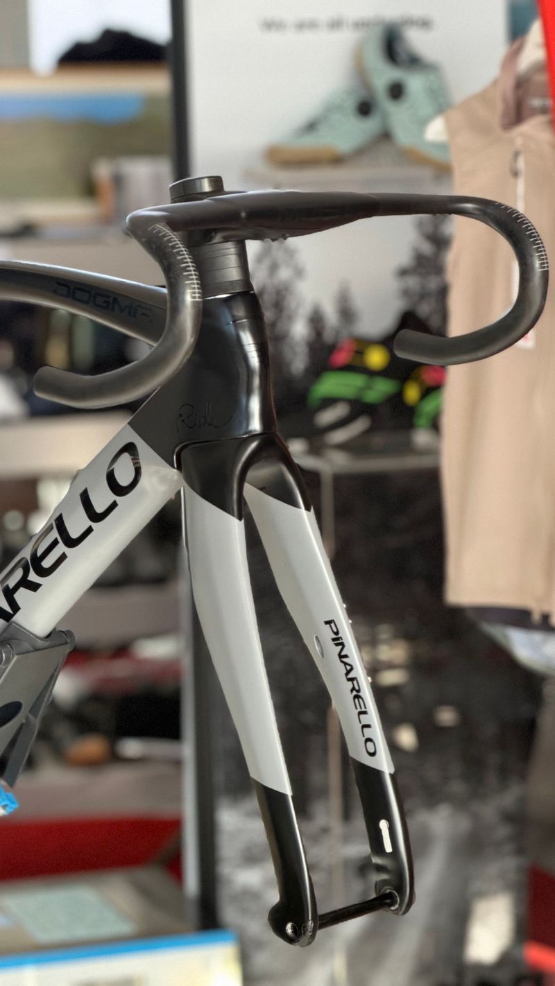 Used Pinarello Dogma F12 Disk Frameset 2021 Frameset 2021 Road & Gravel, Light Gray — image 4 of 18
