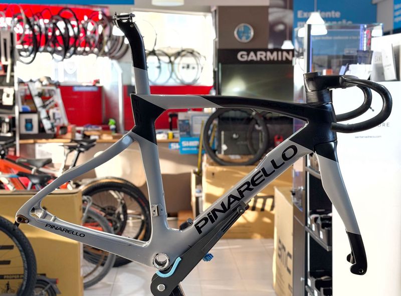 Used Pinarello Dogma F12 Disk Frameset 2021 Frameset 2021 Road & Gravel, Light Gray — image 3 of 18