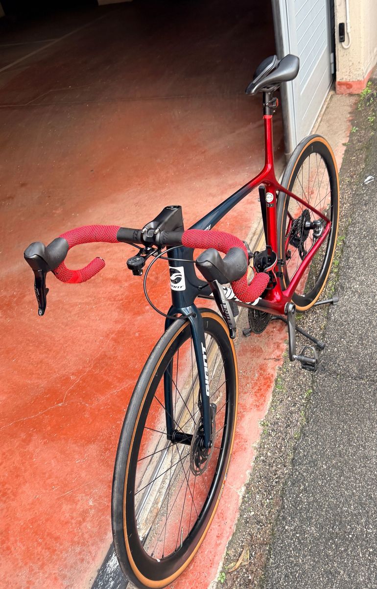 Used Giant TCR Advanced SL 1 Disc 2021 2021 Road & Gravel, Red — image 8 of 10