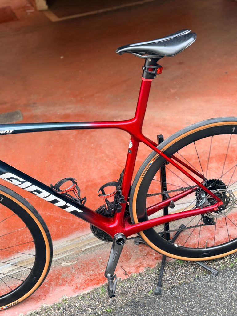 Used Giant TCR Advanced SL 1 Disc 2021 2021 Road & Gravel, Red — image 1 of 10