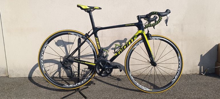 Used Giant Tcr Shimano 105 2020 Road & Gravel, Black — image 1 of 13