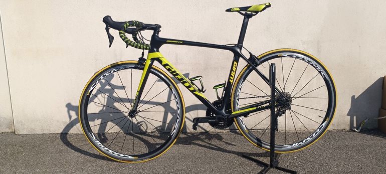 Used Giant Tcr Shimano 105 2020 Road & Gravel, Black — image 2 of 13