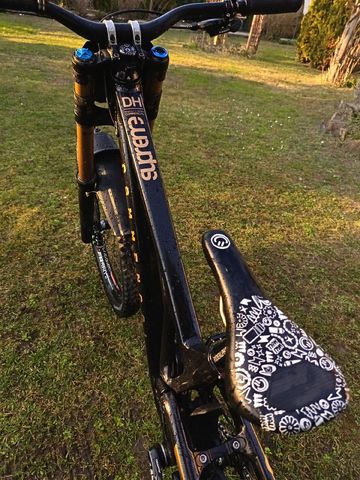 Used Commencal RACE KIT SUPREME Frameset 2024 Mountainbike, Black, Mixed — image 3 of 5