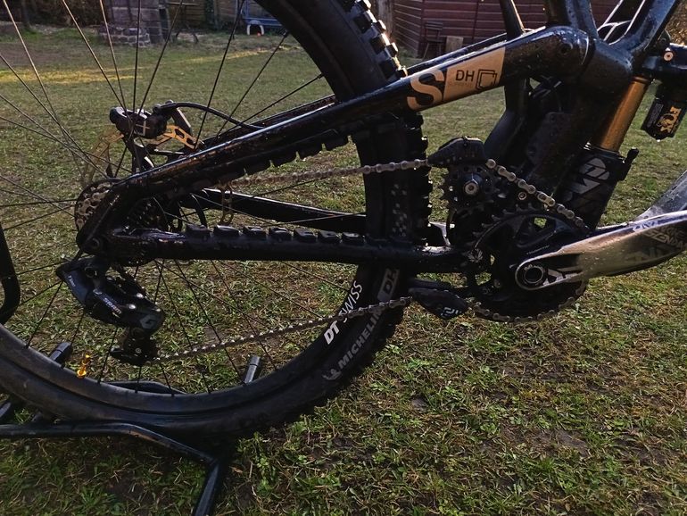 Käytetty Commencal RACE KIT SUPREME Frameset 2024 Mountainbike — kuva 4 / 5