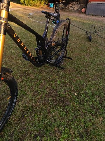 Used Commencal RACE KIT SUPREME Frameset 2024 Mountainbike, Black, Mixed — image 5 of 5