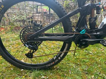 Used Yeti 160E C2 2025 2025 Mountainbike, Black, 29 — image 2 of 8