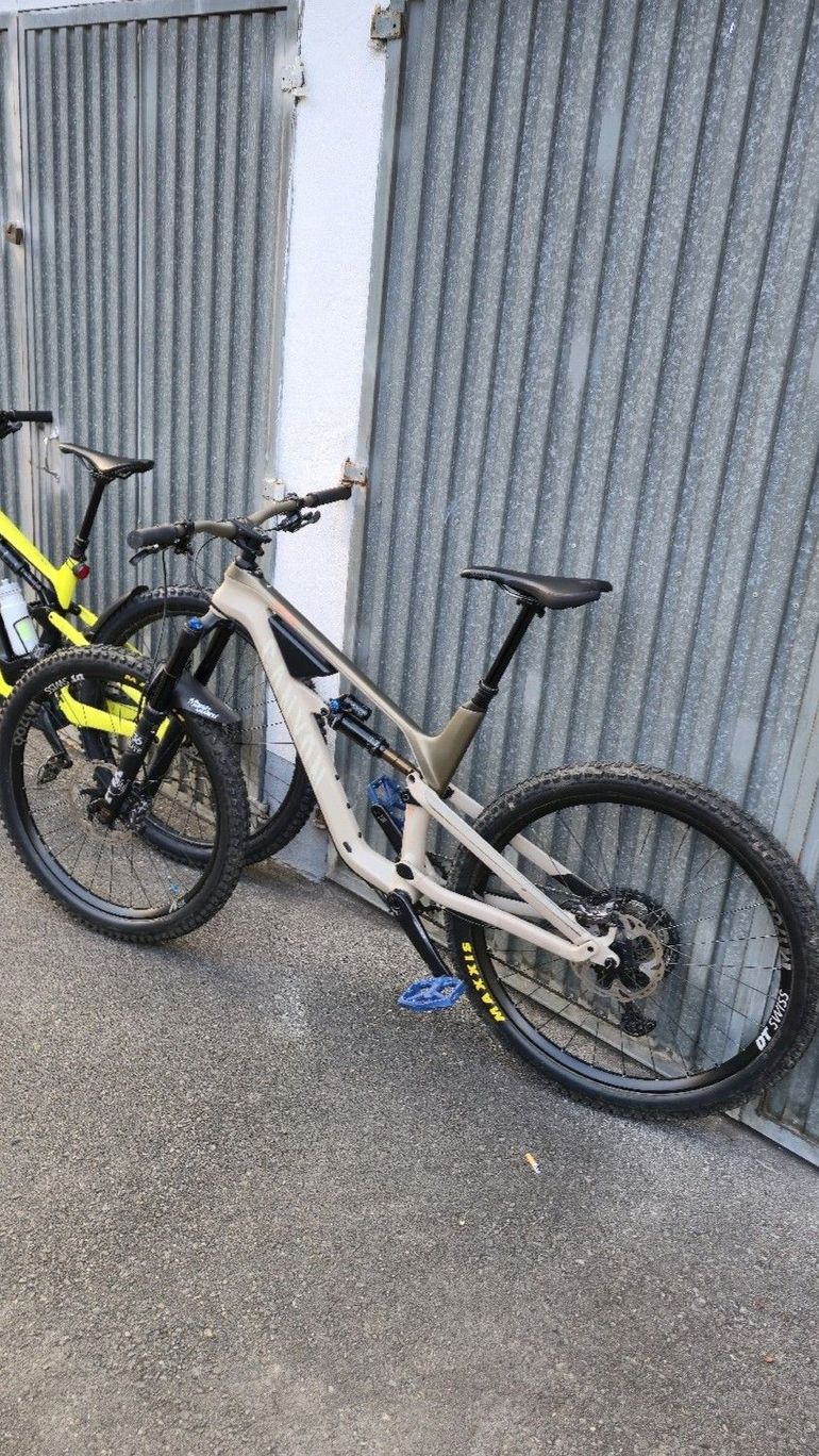 Gebrauchtes Canyon Spectral CF8 2020 Mountainbike, Hellgrau — Bild 6 von 7