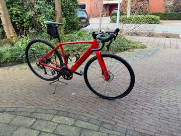 Trek Domane+ Shimano 105 2024 Road & Gravel usato