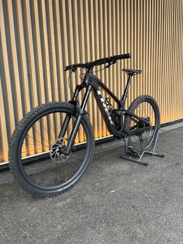 Used Trek Slash SRAM GX Eagle AXS 2024 Mountainbike, Black, 29 — image 4 of 4