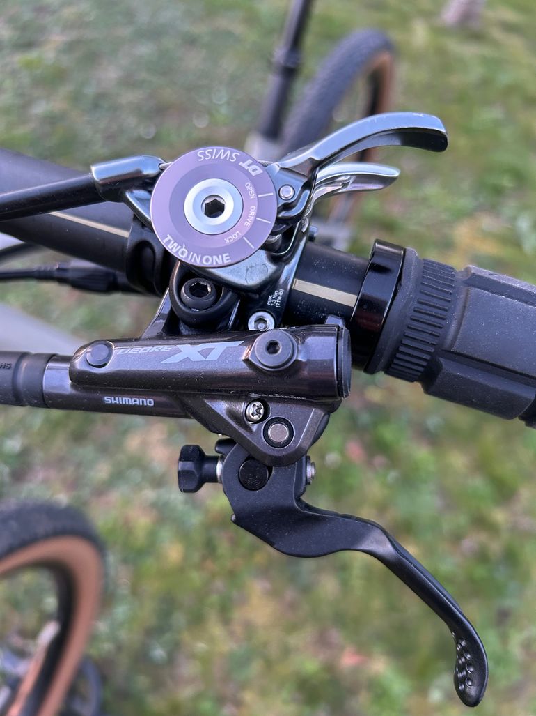 Used Canyon Lux Trail CF 6 2022 2022 Mountainbike — image 9 of 17