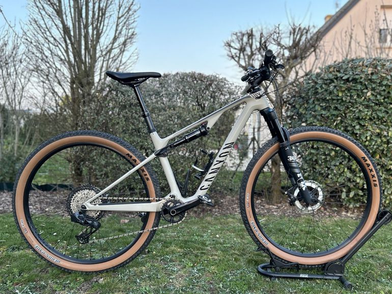 Used Canyon Lux Trail CF 6 2022 2022 Mountainbike — image 1 of 17