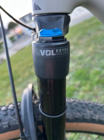 Used Canyon Lux Trail CF 6 2022 2022 Mountainbike — image 11 of 17