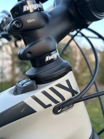 Used Canyon Lux Trail CF 6 2022 2022 Mountainbike — image 15 of 17