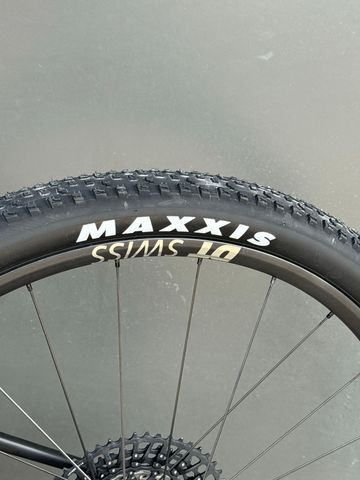 Używany Pinarello DOGMA XC 2025 2025 Mountainbike — zdjęcie 17 z 18