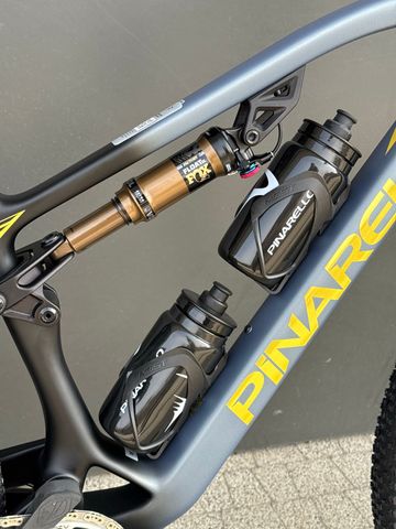 Używany Pinarello DOGMA XC 2025 2025 Mountainbike — zdjęcie 8 z 18