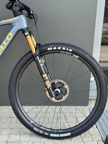 Używany Pinarello DOGMA XC 2025 2025 Mountainbike — zdjęcie 3 z 18