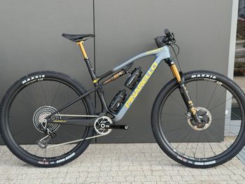 Pinarello, DOGMA XC 2025