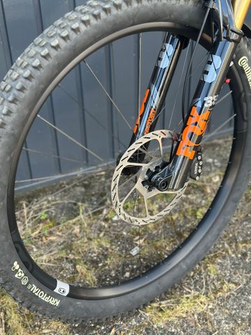 Gebrauchtes YT Industries Capra CORE 4 CF MX 2025 2025 Mountainbike, Schwarz, 29, 27.5 — Bild 4 von 16