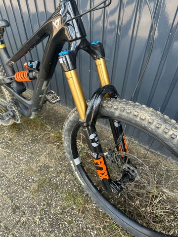 YT Industries Capra CORE 4 CF MX 2025 2025 Mountainbike d'occasion — image 6 sur 9