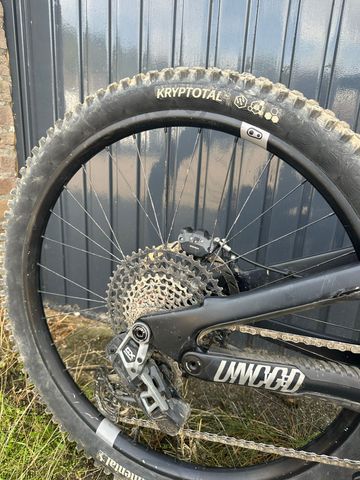 YT Industries Capra CORE 4 CF MX 2025 2025 Mountainbike d'occasion — image 5 sur 9