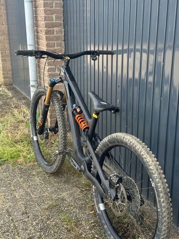 YT Industries Capra CORE 4 CF MX 2025 2025 Mountainbike d'occasion — image 2 sur 9