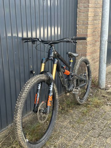 YT Industries Capra CORE 4 CF MX 2025 2025 Mountainbike d'occasion — image 1 sur 9