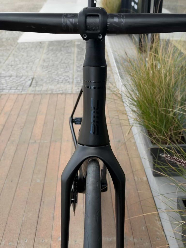 Used BMC Teammachine R 01 MOD 2024+wheels+powermeter Frameset 2024 Road & Gravel, Black — image 7 of 10