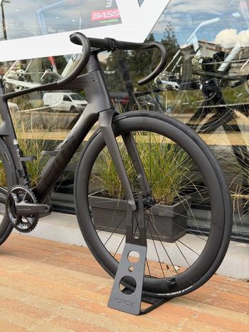 Used BMC Teammachine R 01 MOD 2024+wheels+powermeter Frameset 2024 Road & Gravel, Black — image 8 of 10