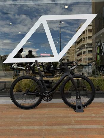 Used BMC Teammachine R 01 MOD 2024+wheels+powermeter Frameset 2024 Road & Gravel, Black — image 10 of 10