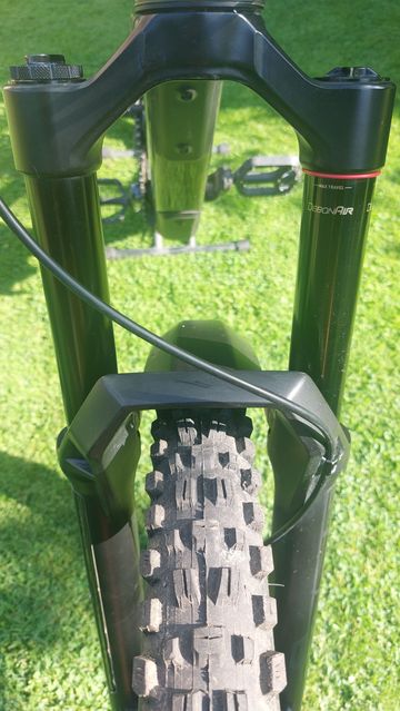 Used Trek Slash Gen6 2024 Mountainbike, Light Gray, Mixed — image 6 of 14