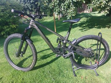 Used Trek Slash Gen6 2024 Mountainbike, Light Gray, Mixed — image 3 of 14