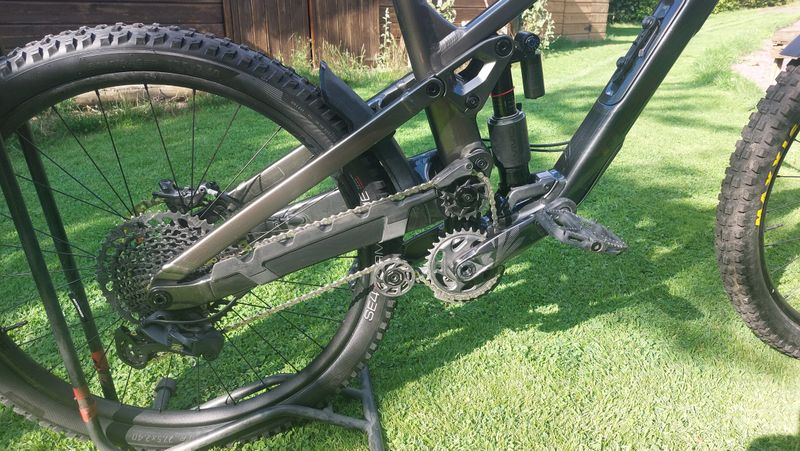 Used Trek Slash Gen6 2024 Mountainbike, Light Gray, Mixed — image 4 of 14