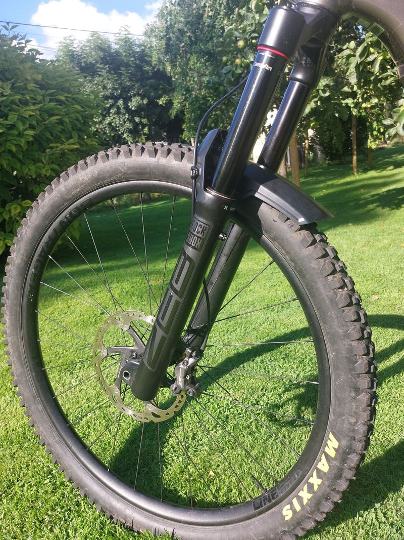 Used Trek Slash Gen6 2024 Mountainbike, Light Gray, Mixed — image 8 of 14