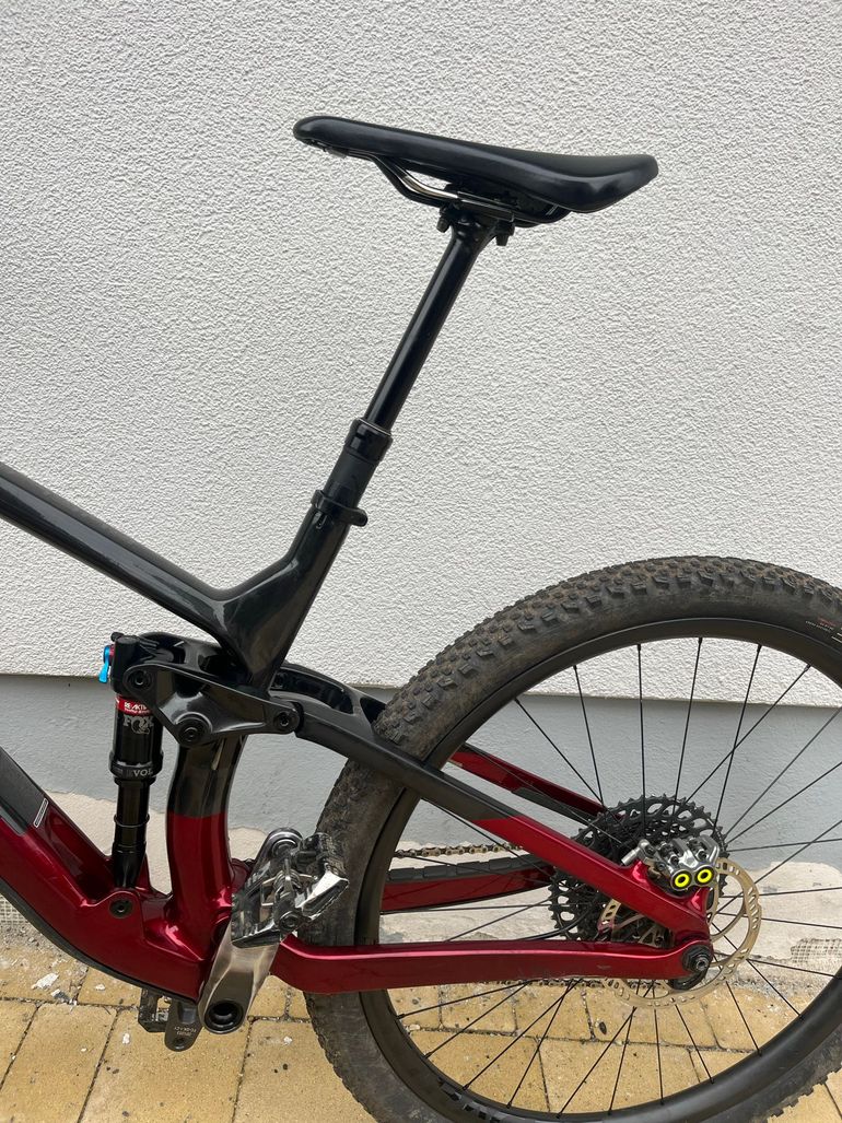 Used Trek Fuel EX 9.8 2020 2020 Mountainbike, Black, 27.5, 29 — image 3 of 5