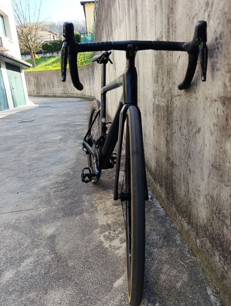 Used BMC Teammachine SLR 01 TWO 2023 2023 Road & Gravel, Black — image 5 of 6