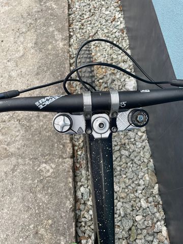 Brugt Specialized Demo Race 2023 2023 Mountainbike — billede 2 af 6