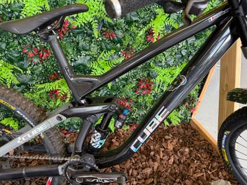 Tweedehands CUBE Two15 Shimano Saint 2023 Mountainbike — afbeelding 2 van 11