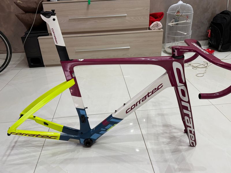 Used Corratec CCT EVO TEAM REPLICA 2024 Frameset 2024 Road & Gravel, White — image 3 of 5