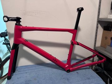 Used BMC URS 01 ONE 2022 Frameset 2022 Road & Gravel, Purple — image 2 of 6
