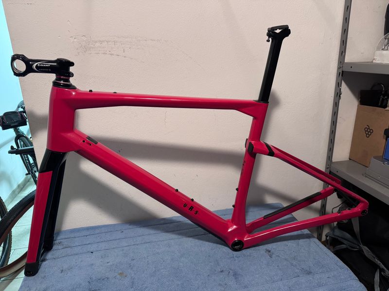 Used BMC URS 01 ONE 2022 Frameset 2022 Road & Gravel, Purple — image 2 of 6
