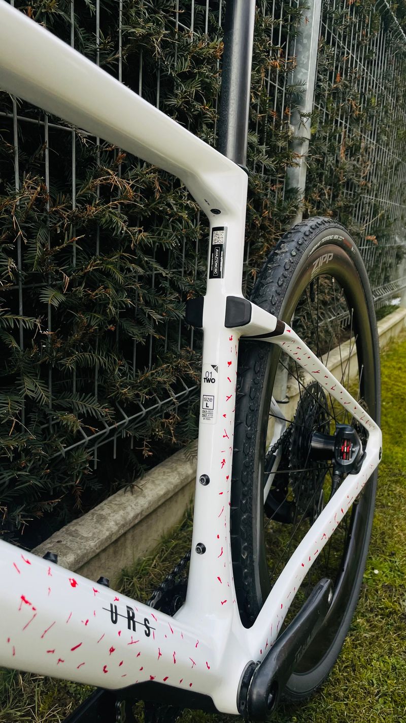 Used BMC URS 01 TWO 2023 2023 Road & Gravel, White — image 9 of 9