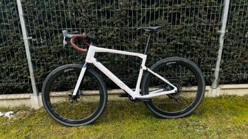 Used BMC URS 01 TWO 2023 2023 Road & Gravel, White — image 3 of 9