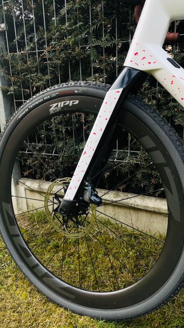 Used BMC URS 01 TWO 2023 2023 Road & Gravel, White — image 4 of 9