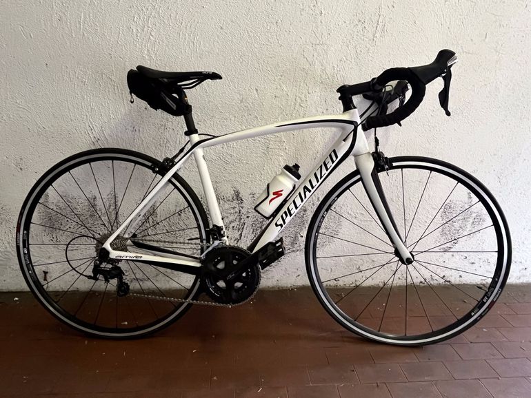 Used Specialized Amira Sport 2017 2017 Road & Gravel, White — image 1 of 6