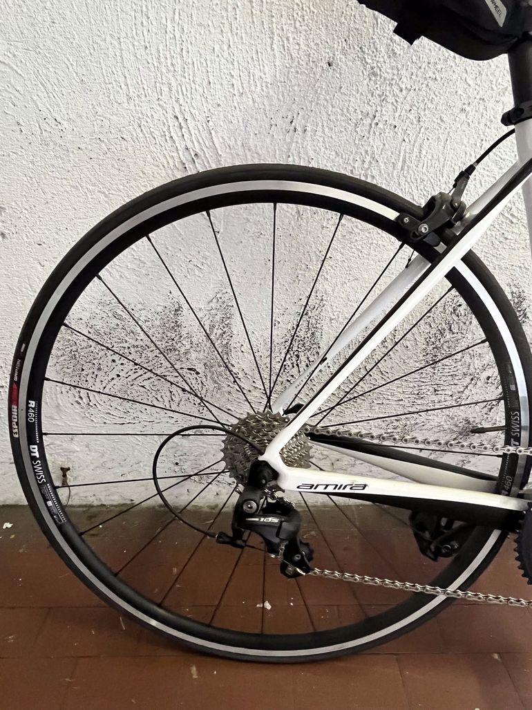 Used Specialized Amira Sport 2017 2017 Road & Gravel, White — image 2 of 6