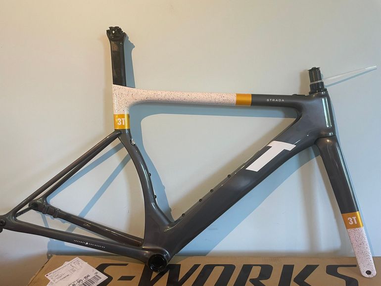 Used 3T Strada TEAM Frame 2022 Frameset 2022 Road & Gravel — image 1 of 5