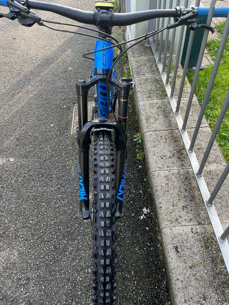 Used Giant Advanced Pro Carbon 2020 2020 Mountainbike, Blau — image 5 of 8