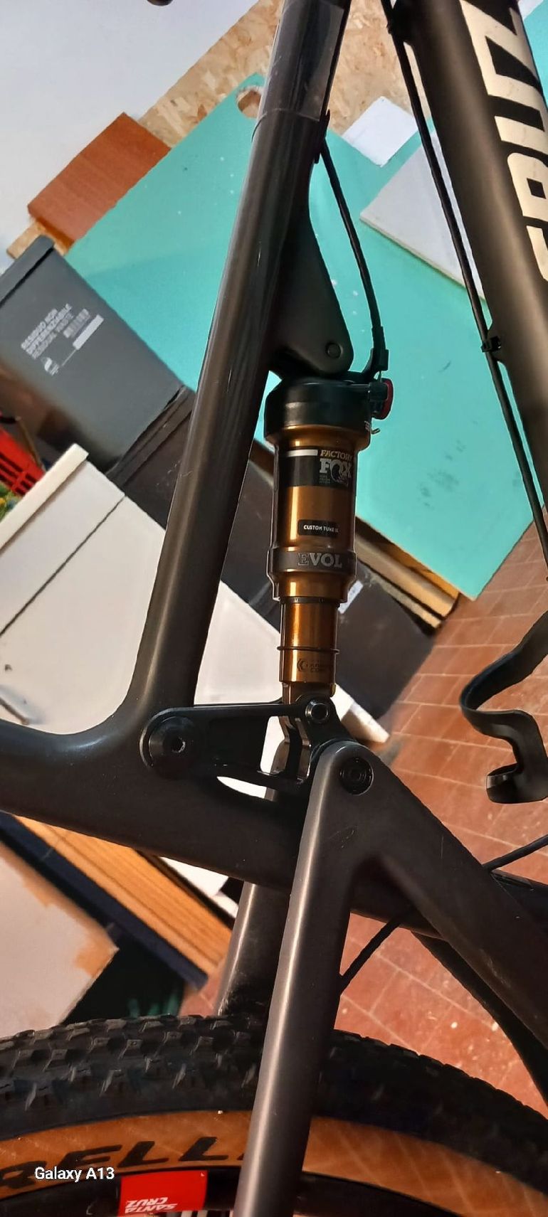 Used Santa Cruz Santa Cruz Custom Shimano Dura Ace Di2 2020 Mountainbike — image 4 of 8
