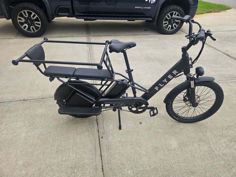 Used Flyer by Radio Flyer Via Pro 2024 2024 Urban, Black — image 2 of 6