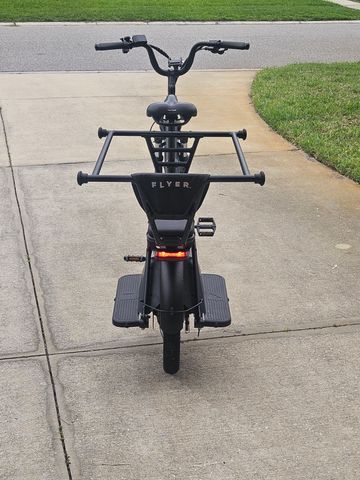 Used Flyer by Radio Flyer Via Pro 2024 2024 Urban, Black — image 4 of 6